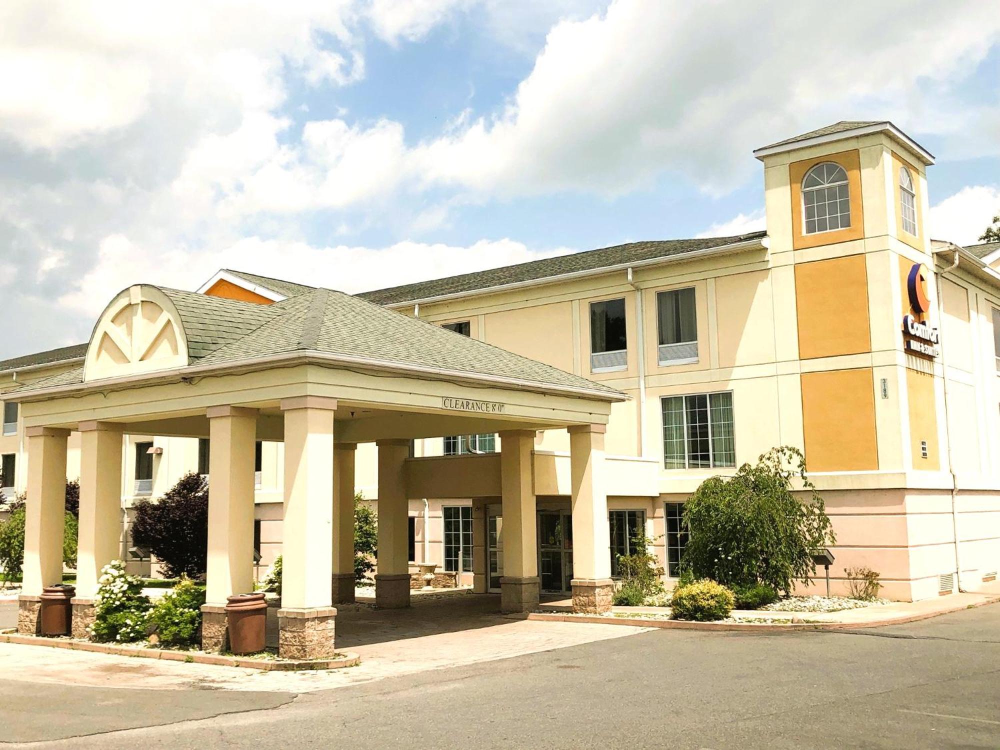 Comfort Inn & Suites Mount Pocono Εξωτερικό φωτογραφία